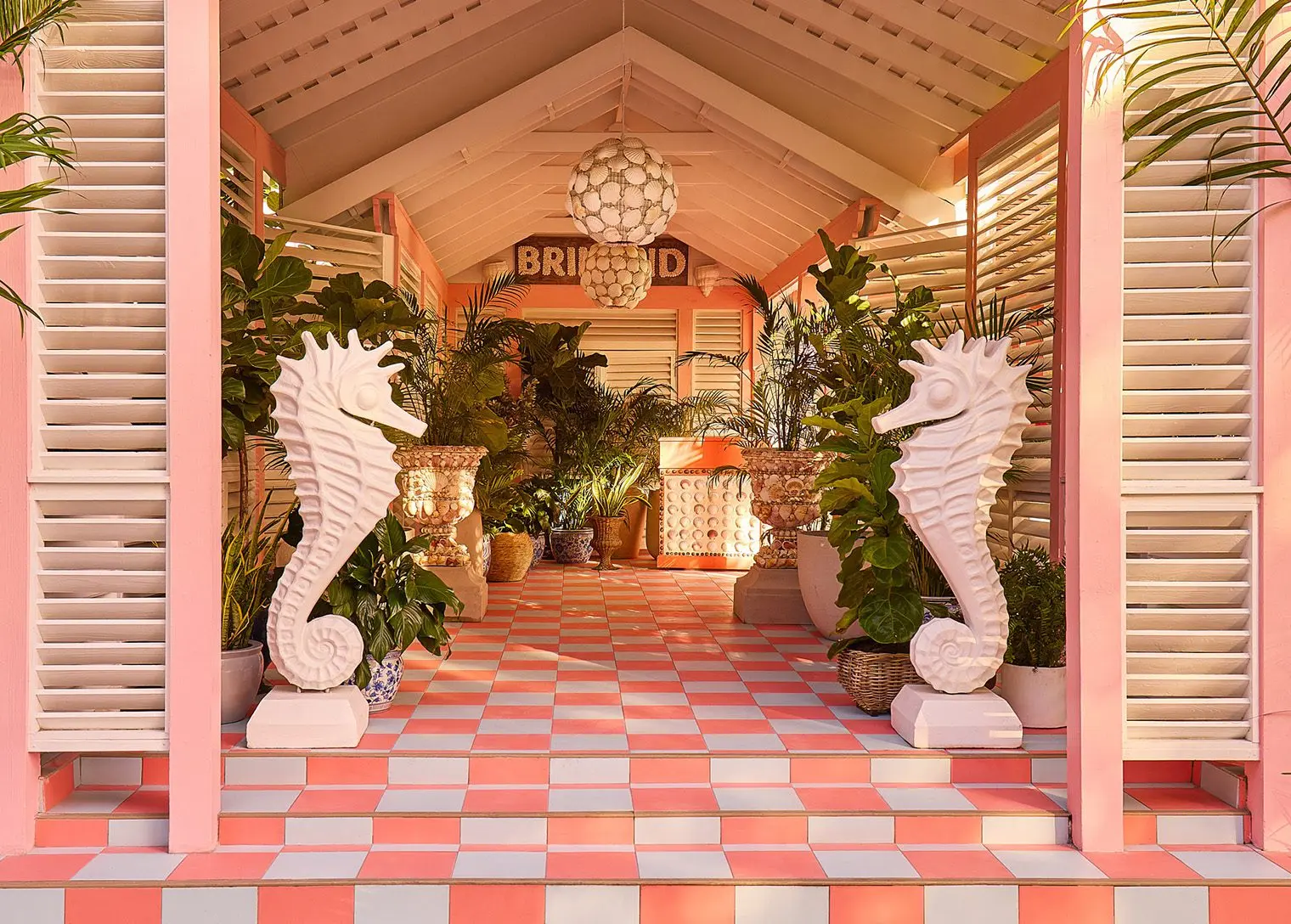 Coral Sands Inn & Cottages