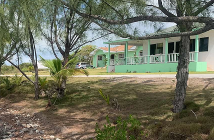 Acklins Creek Side Bonefish Lodge